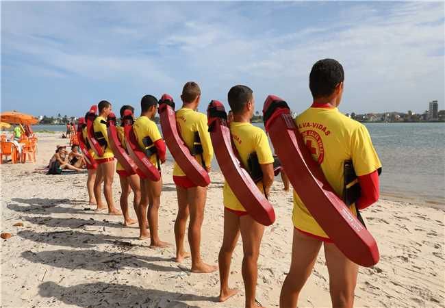 Operação Verão reforça segurança nas praias de Ilhéus.