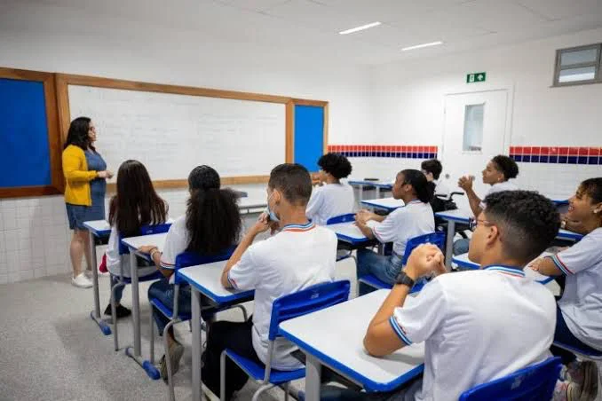 Aulas na Rede Estadual da Bahia serão retomadas no dia 10: confira o Calendário Escolar 2025.