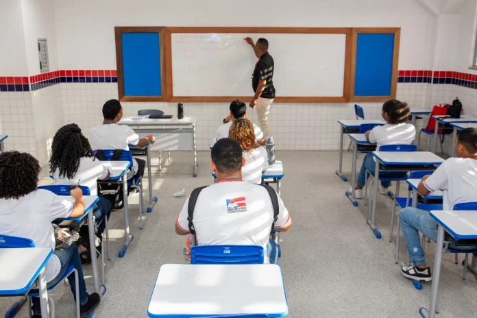 Novos professores da rede estadual se preparam para início das aulas.