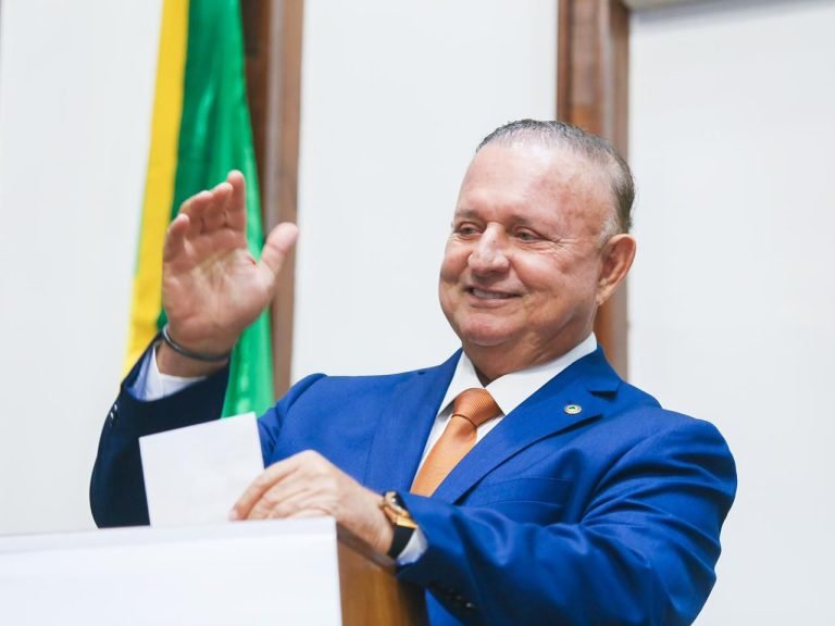 Adolfo Menezes é eleito presidente da Assembleia Legislativa da Bahia pela 3ª vez.