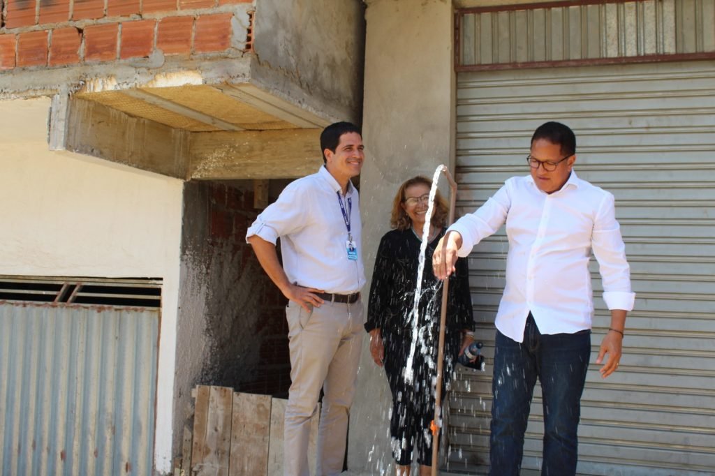 Prefeito Augusto Castro supervisiona testes do Projeto Mais Água no Mangabinha.