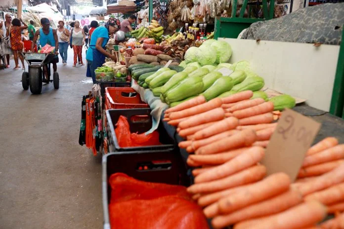 Bahia é pioneira na isenção de ICMS para produtos da cesta básica.