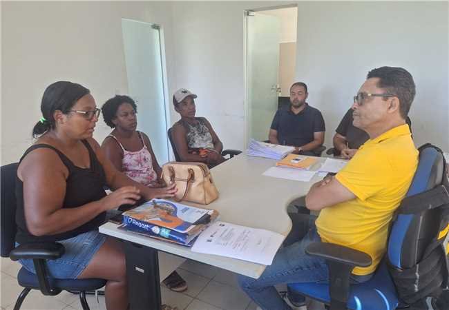 Prefeitura de Ilhéus dialoga com comunidade do Itariri sobre melhorias no transporte público.