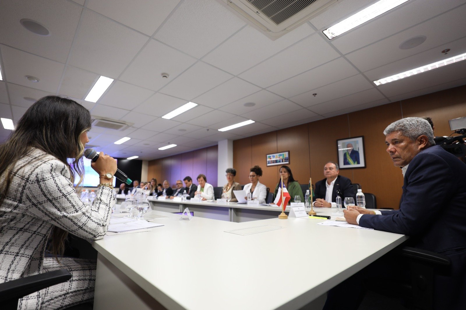 Governador Jerônimo Rodrigues recebe prefeita de Itatim e anuncia novos investimentos para o município.