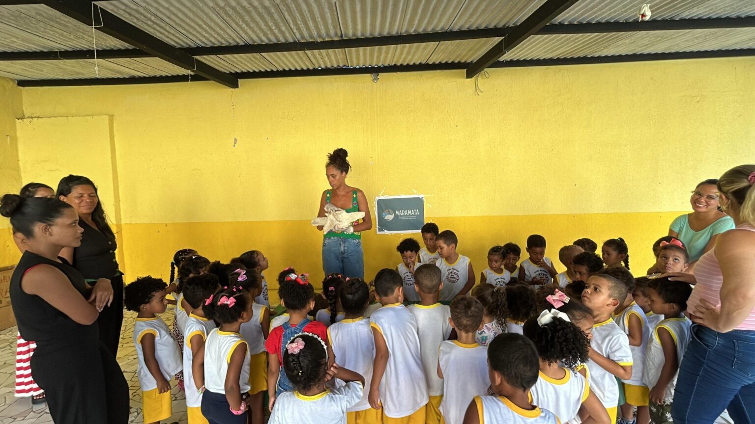 Prefeitura de Ilhéus leva educação ambiental à Creche Dom Eduardo por meio do projeto “Maramata Vai às Escolas”