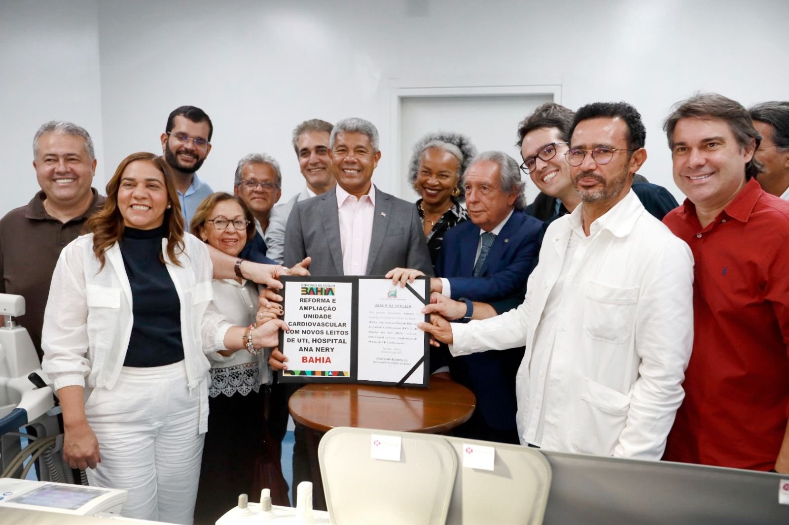 Governador entrega reforma da hemodinâmica e autoriza novas obras no Hospital Ana Nery.