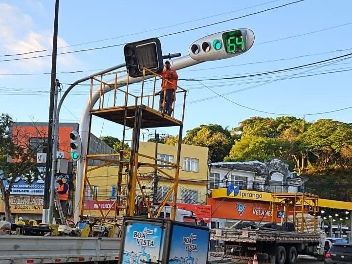 Ilhéus moderniza sistema de semáforos com nova central de monitoramento.