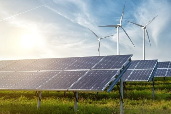 Embasa amplia uso de energia renovável com novo edital para contratação de usinas.