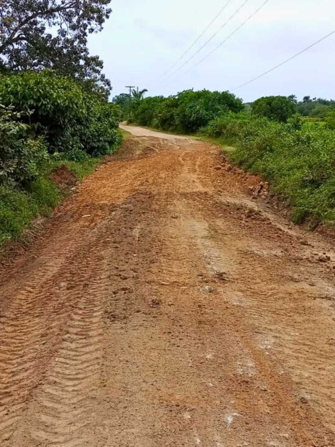 Prefeitura de Ilhéus avança na recuperação da estrada Campinhos-Vila Olímpio.