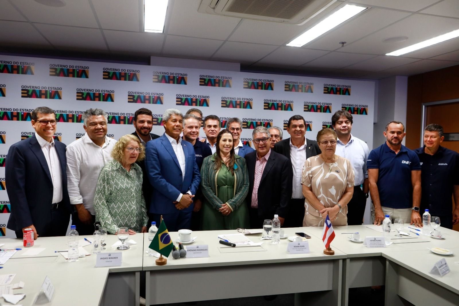 Governo da Bahia articula ações emergenciais com Ministério dos Transportes e DNIT para reabertura da ponte sobre o Rio Jequitinhonha.