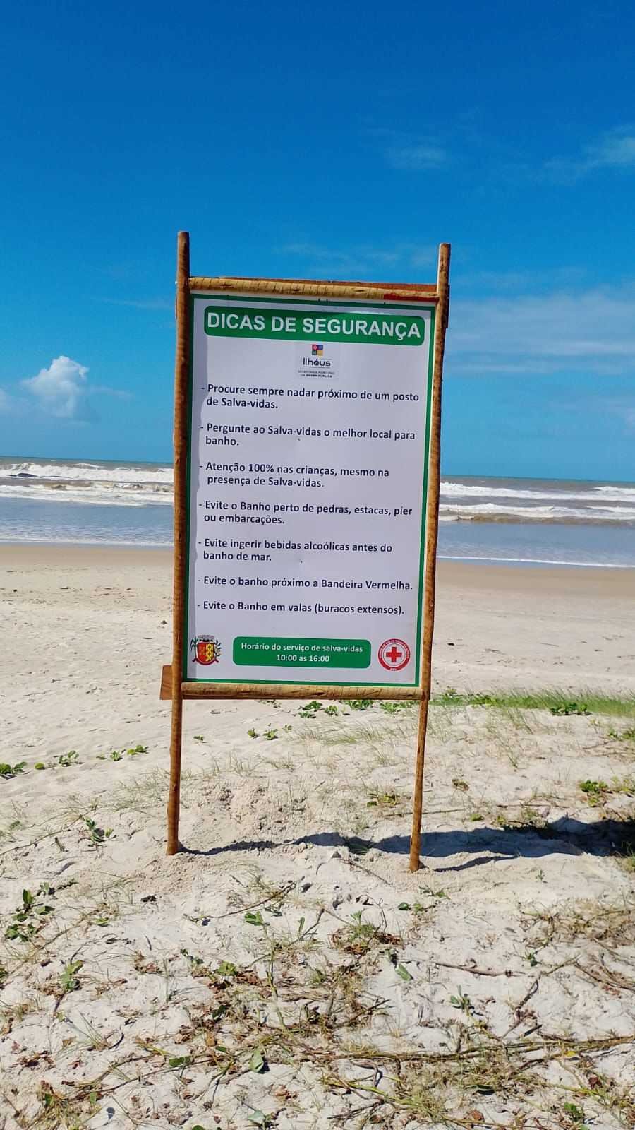Prefeitura de Ilhéus orienta banhistas para um banho mais seguro nas praias.