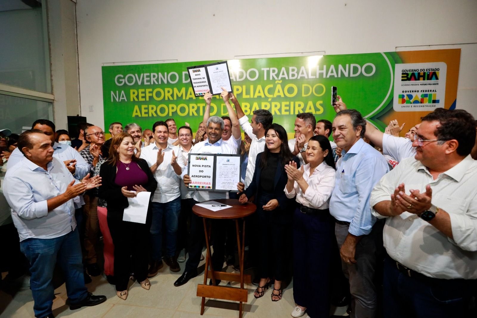 Obras de reforma e ampliação do Aeroporto de Barreiras são autorizadas pelos governos federal e estadual com investimento de mais de R$ 63 milhões.