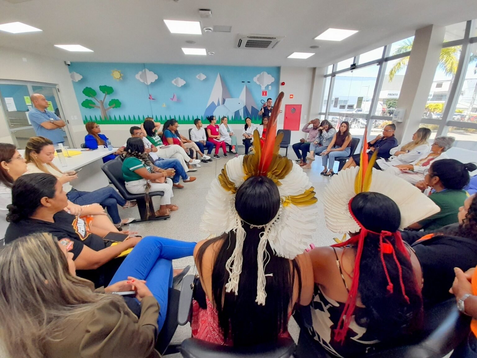 Lideranças indígenas e gestão do Materno-Infantil dialogam sobre avanços no atendimento aos Povos Originários.