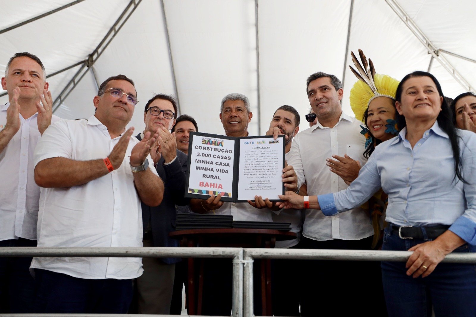 Bahia amplia investimentos e garante novas casas para população rural e povos tradicionais.