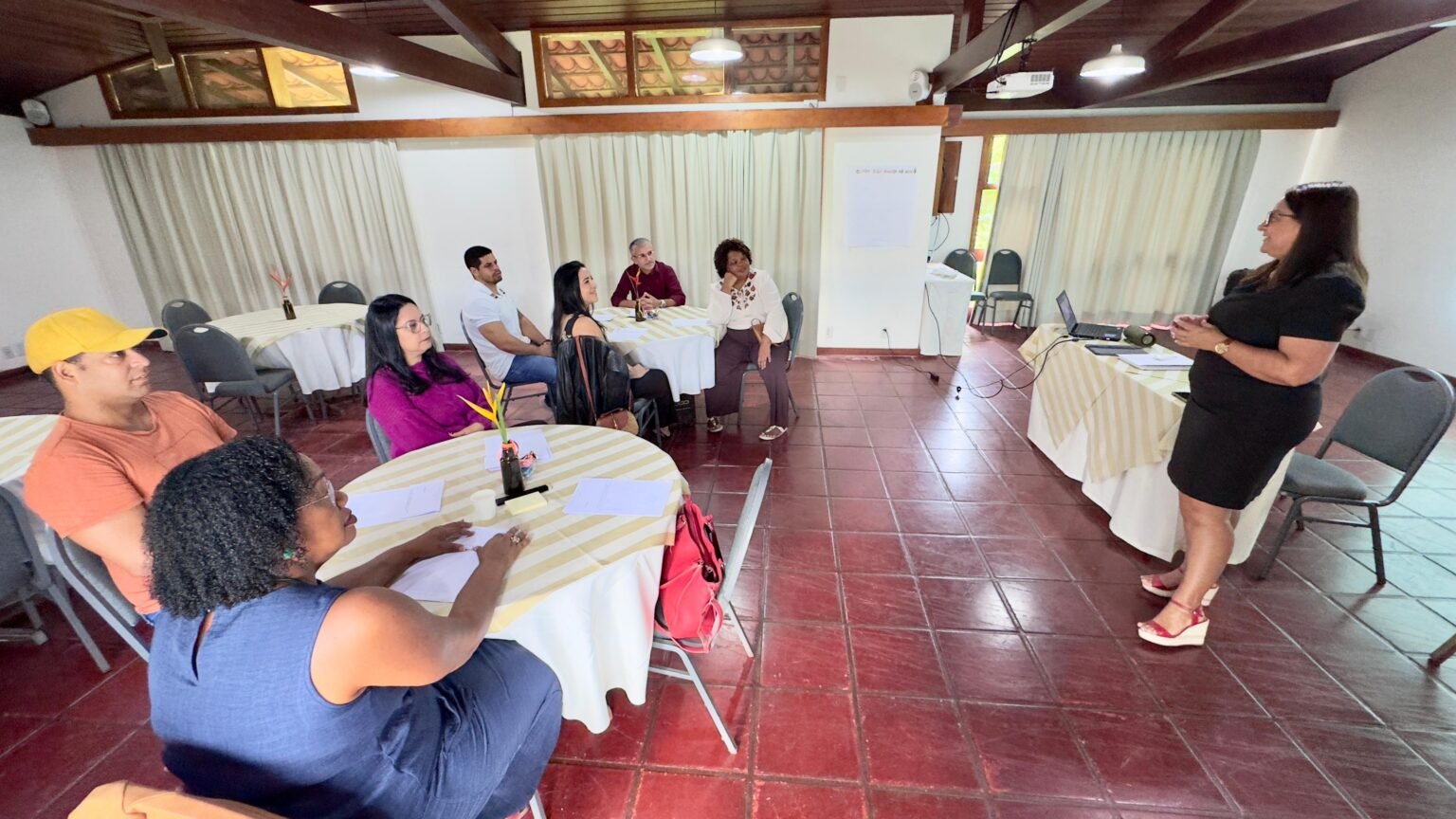 Prefeitura de Ilhéus abre diálogo sobre gestão de pessoas no 1º Workshop de Recursos Humanos.