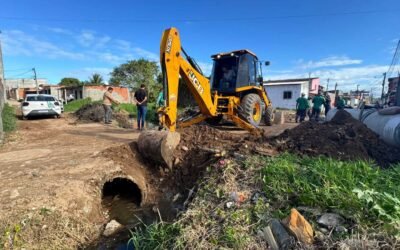 Prefeitura de Ilhéus executa ação de drenagem no bairro Ilhéus II.