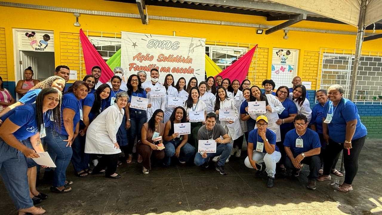 Saúde Bucal do Município participa de ação solidária na Escola Municipal Dom Eduardo.