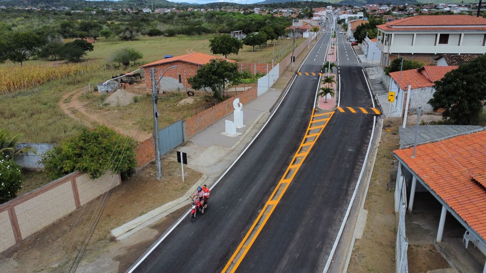 Mais de 50 km de rodovias pavimentadas transformam a mobilidade em Ichu e região.