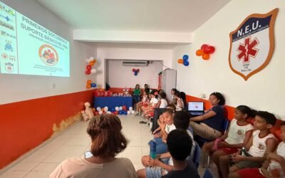 Crianças da Escola Municipal Pinóquio visitam SAMU e aprendem sobre o atendimento de urgência.