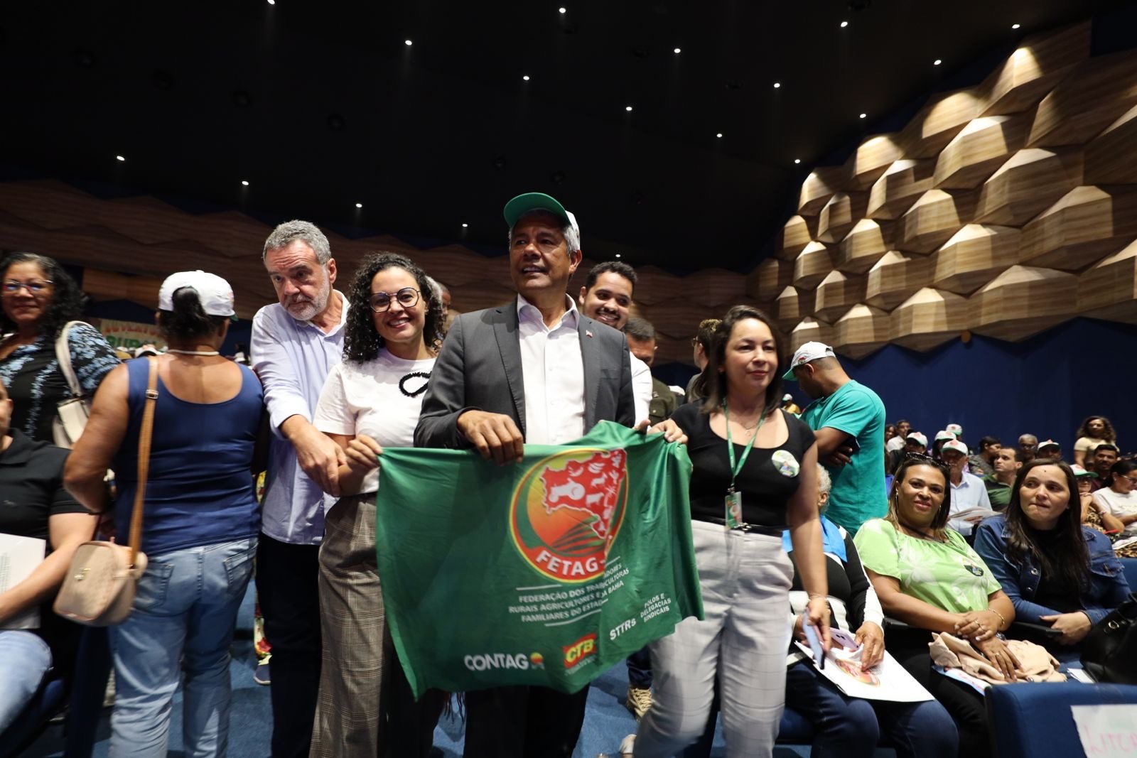 Em Feira de Santana, Jerônimo Rodrigues destaca força do sindicalismo rural durante encontro da Fetag-BA.