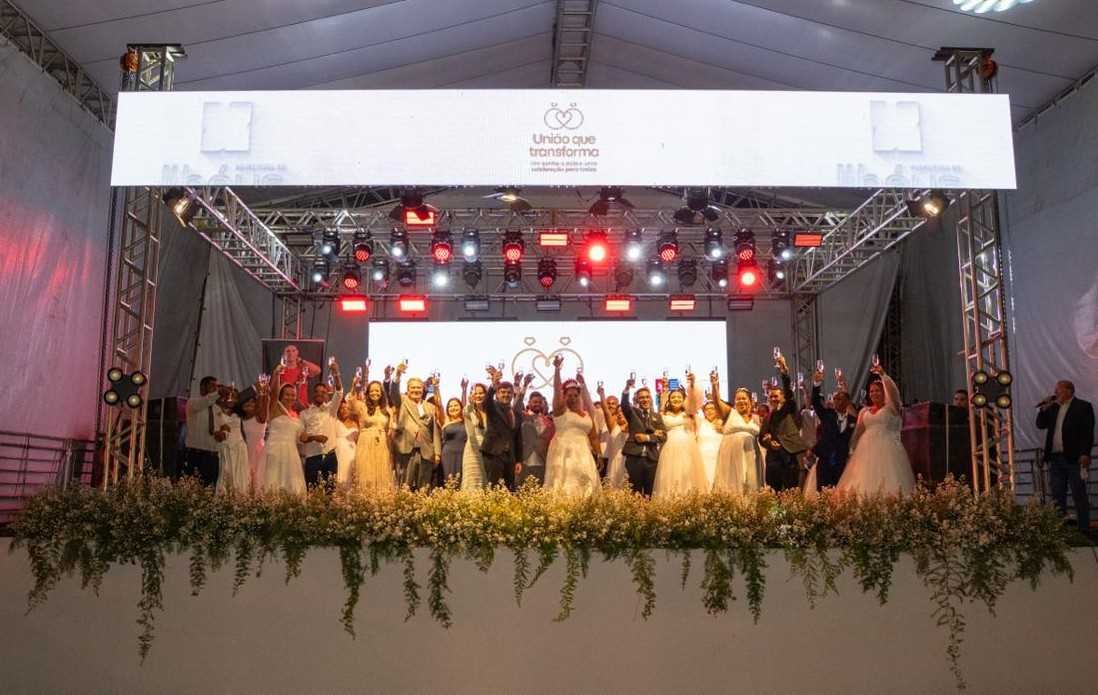 Prefeitura de Ilhéus oficializa união de 35 casais em Casamento Comunitário.