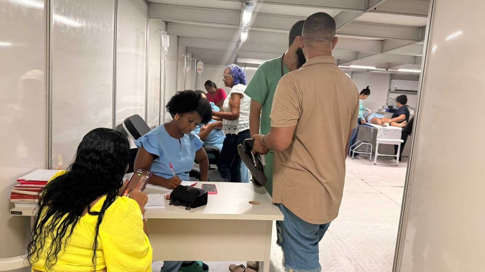 Posto Avançado de Saúde encerra Virada Ilhéus com atendimentos tranquilos e estrutura elogiada.