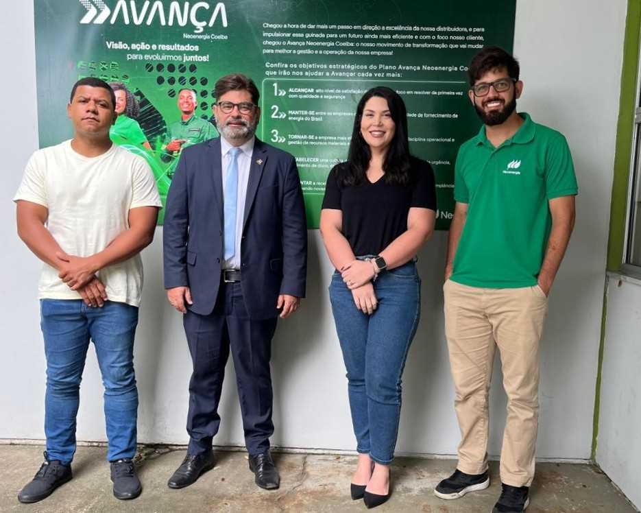 Prefeitura de Ilhéus se reúne com a Coelba para cobrar soluções sobre recorrência de apagões.