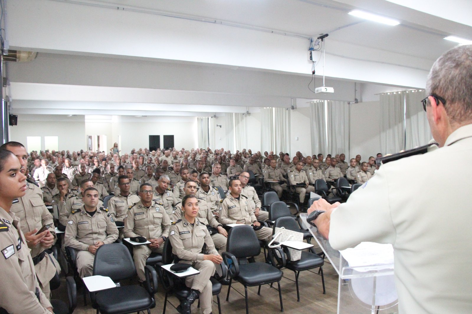 SJDH promove formação inédita para PM-BA, voltada ao atendimento de pessoas com deficiência no Carnaval.