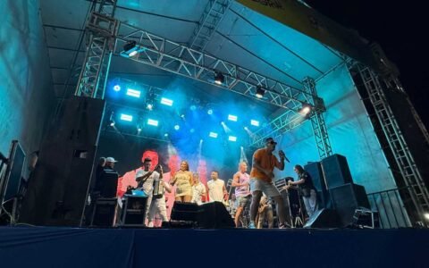 Cultura popular é destaque na segunda noite do Carnaval de Ilhéus 2026.