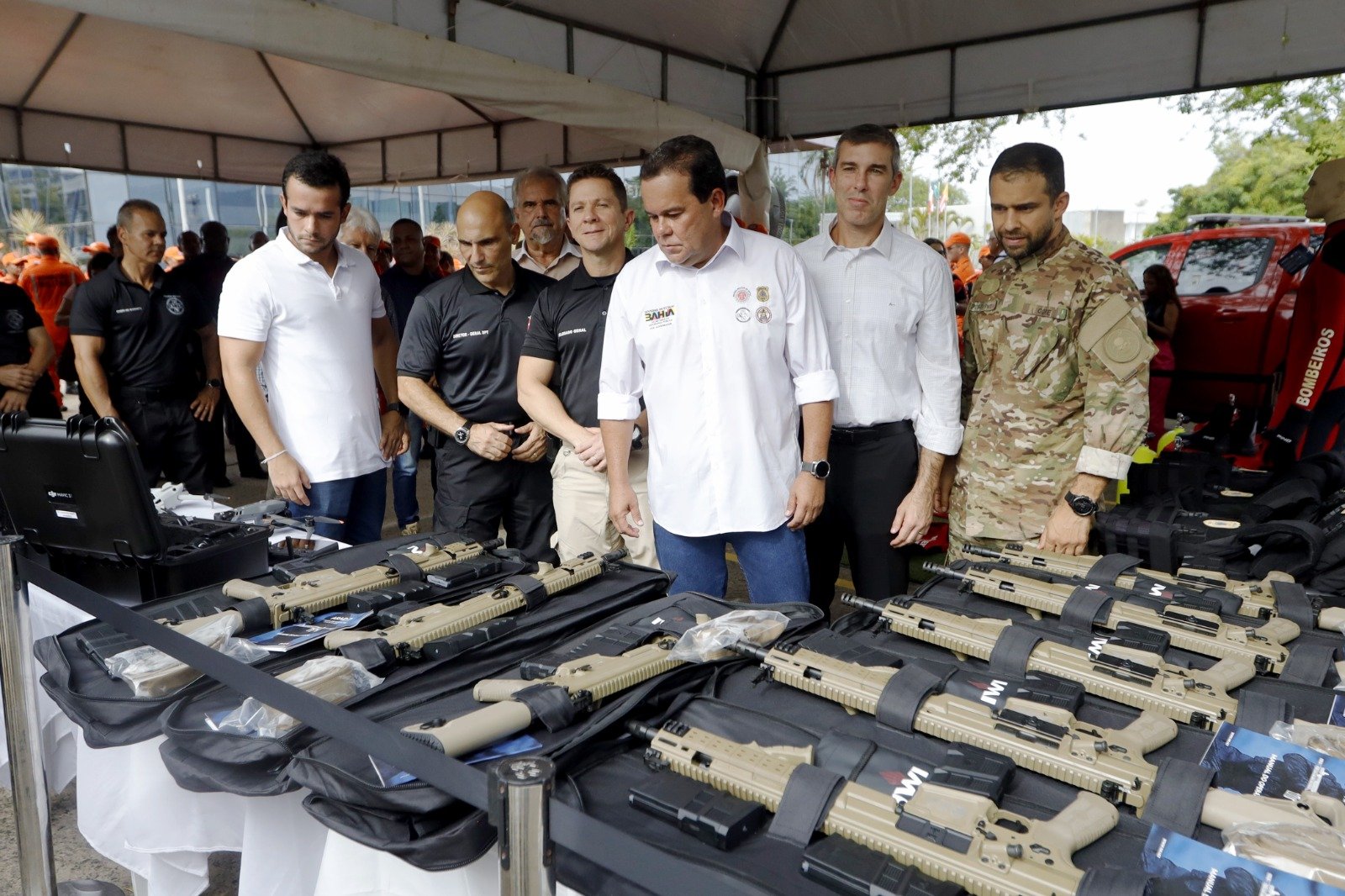 Governo da Bahia fortalece ações de segurança com entrega de equipamentos e viaturas; investimento supera R$ 8,3 milhões.