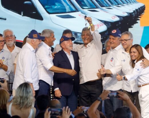 Bahia recebe mais de R$ 300 milhões em investimentos do PAC Saúde com entrega de veículos e equipamentos.