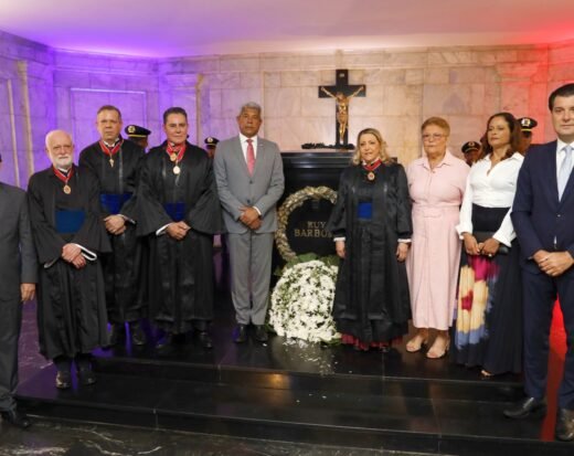 Governador prestigia cerimônia de posse da nova mesa diretora do Tribunal de Justiça da Bahia.