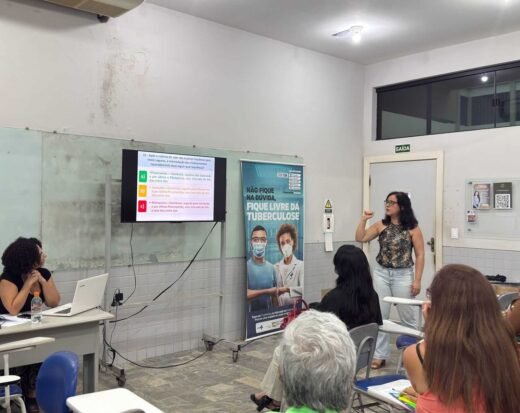 Ilhéus reforça combate à tuberculose com capacitação de profissionais da Atenção Primária.