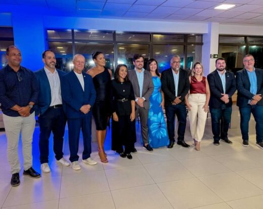 Prefeito Valderico Junior prestigia posse da nova diretoria da CDL de Ilhéus.