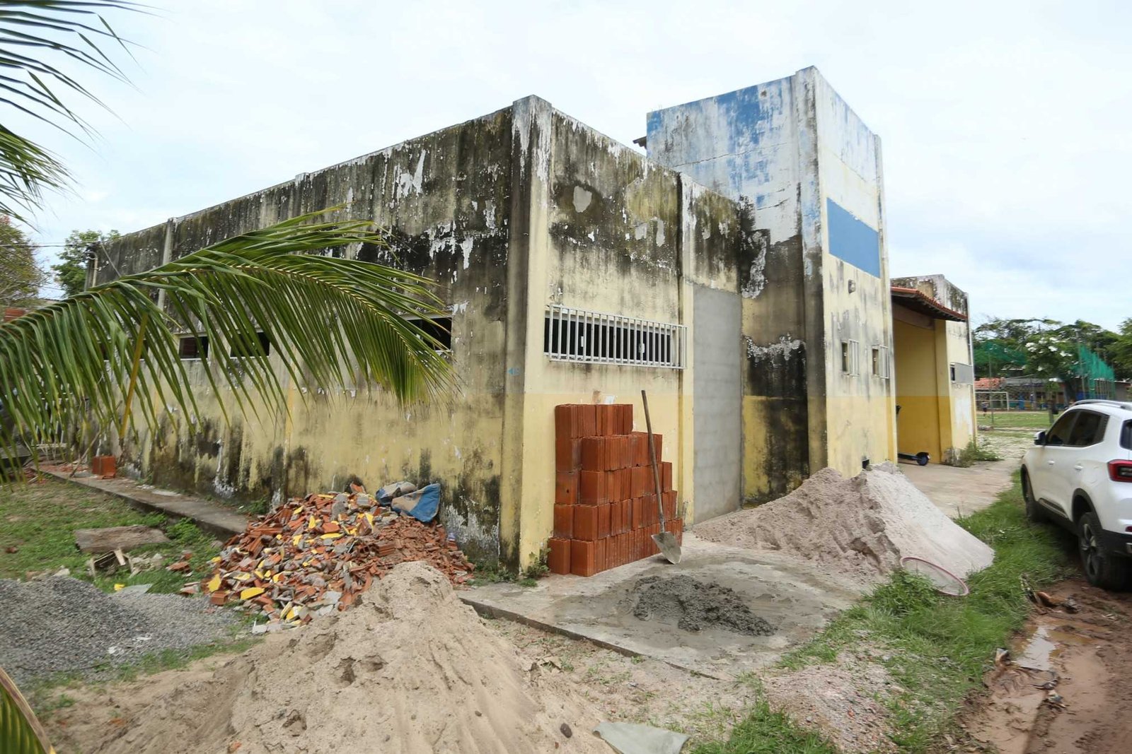 Ilhéus avança na requalificação da saúde e inicia reforma da UBS Hernani Sá e ESF São Miguel.