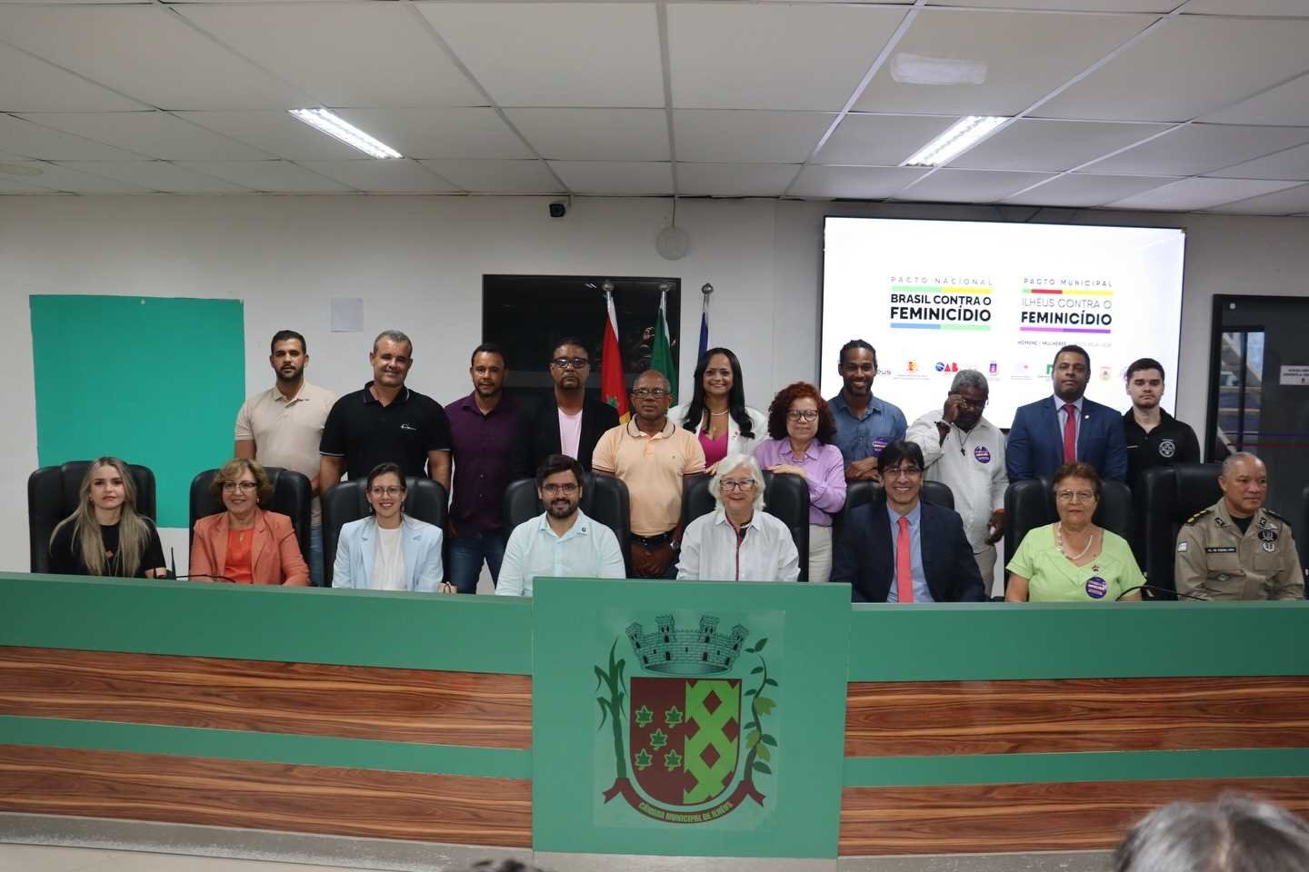 Ilhéus assina Pacto Municipal Contra o Feminicídio e reforça rede de proteção às mulheres.