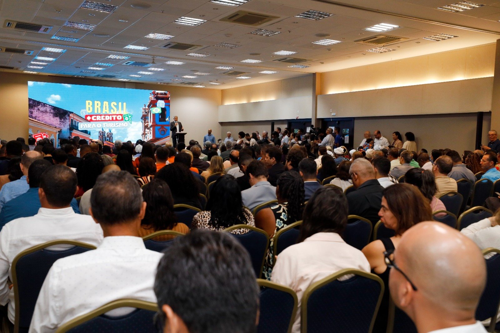 Bahia recebe lançamento nacional do programa 'Brasil Mais Crédito para o Turismo' e amplia investimentos no setor.