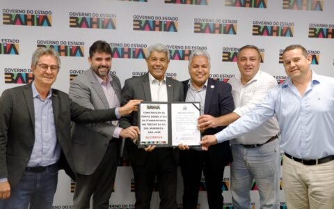 Governo do Estado assina ordem de serviço para construção de ponte em Alcobaça.