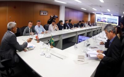 Governador destaca investimentos de R$ 84 milhões em Retirolândia e entrega veículos para a saúde.