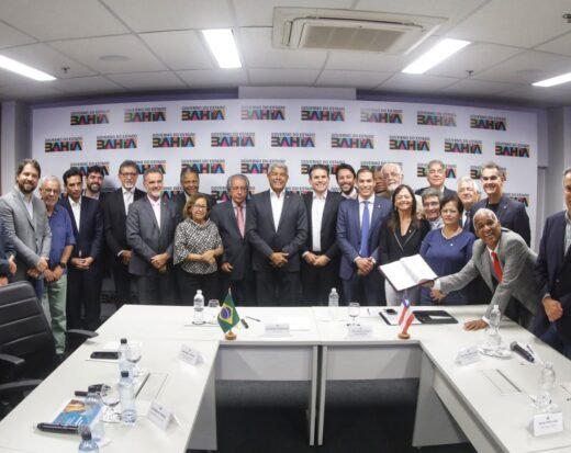 Governador recebe presidente da Câmara dos Deputados e reforça diálogo institucional em agenda com bancada federal.