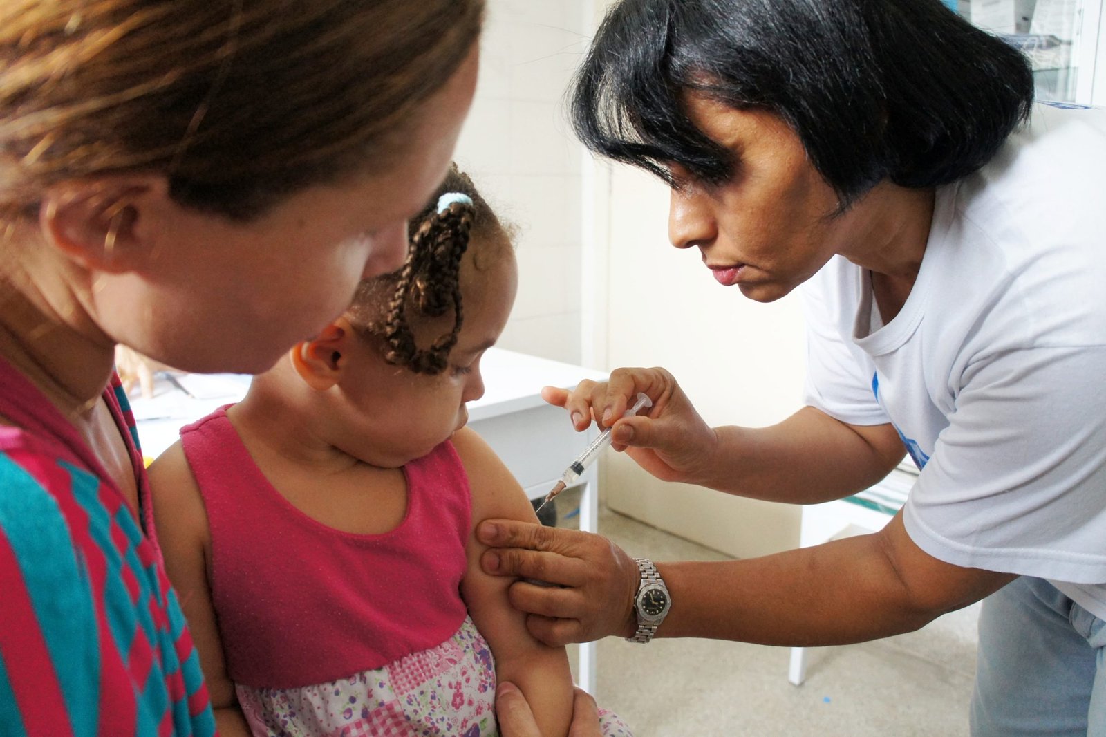 Bahia recebe 1,3 milhão de doses da vacina contra a influenza e inicia distribuição para os 417 município.