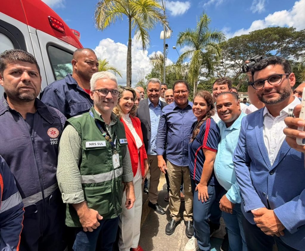 Ministro Rui Costa faz a entrega de novas ambulâncias para o SAMU-192 de Itabuna.