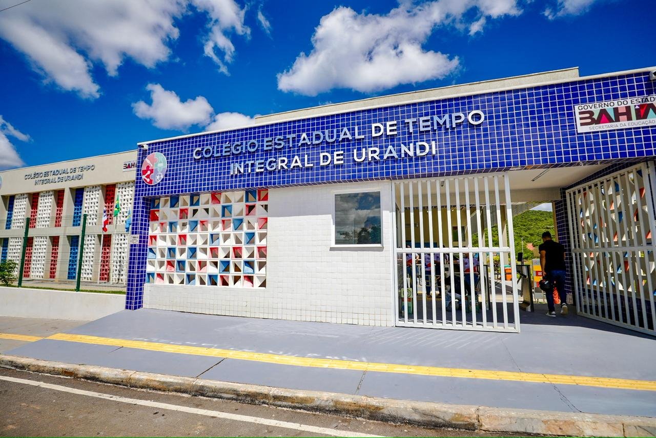 Com investimento de R$ 26 milhões, Governo da Bahia inaugura nova escola de tempo integral, em Urandi.