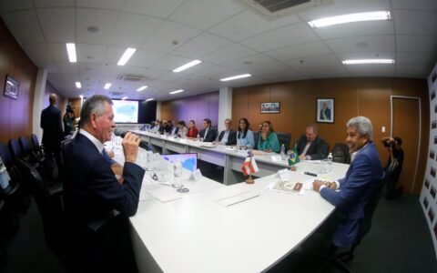 Reunião na Governadoria garante ambulâncias e mais de R$ 36 milhões em investimentos para Valente.