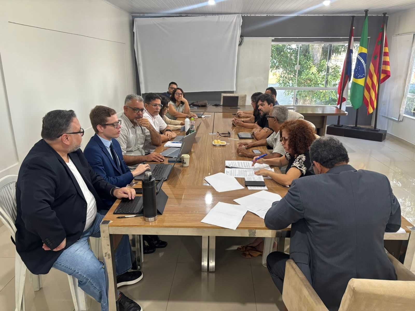 Prefeitura de Ilhéus apresenta proposta que garante piso do magistério e amplia benefícios.