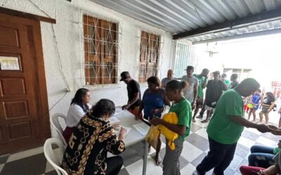 Prefeitura de Ilhéus realiza 4ª entrega de cestas básicas a famílias do antigo aterro de Itariri.