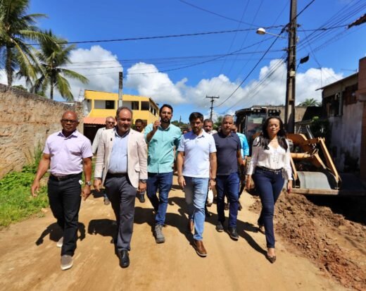 Prefeitura de Ilhéus inicia obra de pavimentação e drenagem na Ponta da Tulha.