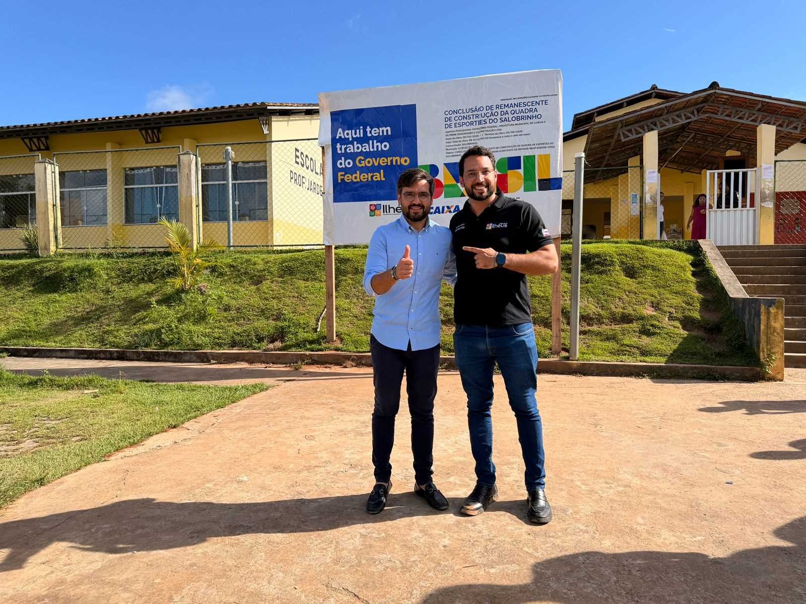 Prefeitura inicia construção de quadra poliesportiva no Salobrinho.