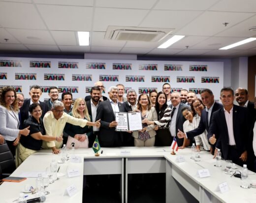 Governo do Estado firma convênio inédito com consórcio intermunicipal para regulação de resíduos sólidos na Bahia.