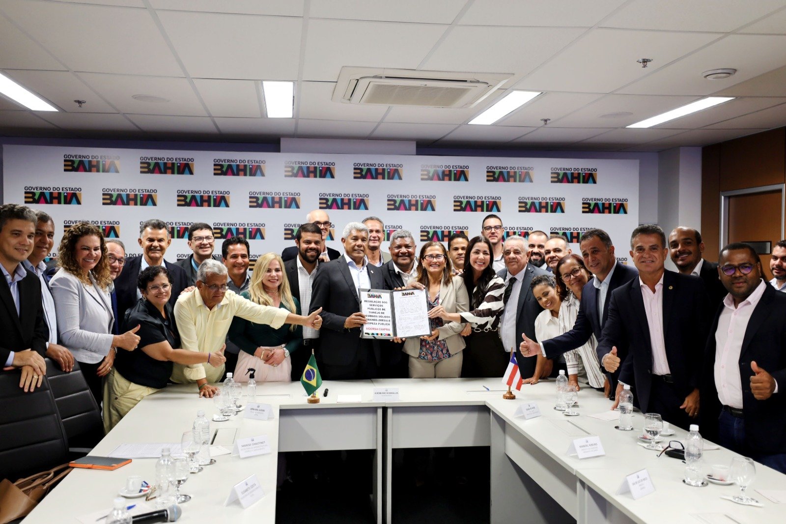 Governo do Estado firma convênio inédito com consórcio intermunicipal para regulação de resíduos sólidos na Bahia.